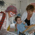 Z wizytą na oddziałach dziecięcych w szpitalu